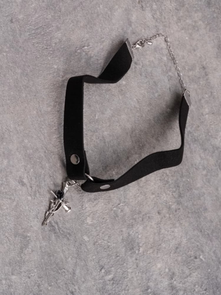 Kreuz verzierter Choker Gothic Anhänger Rosette Schwarz