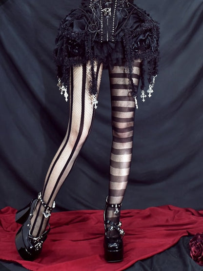 アシンメトリーストライプの網タイツ