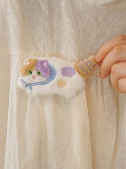 Süße Plüschbrosche in Katzenform