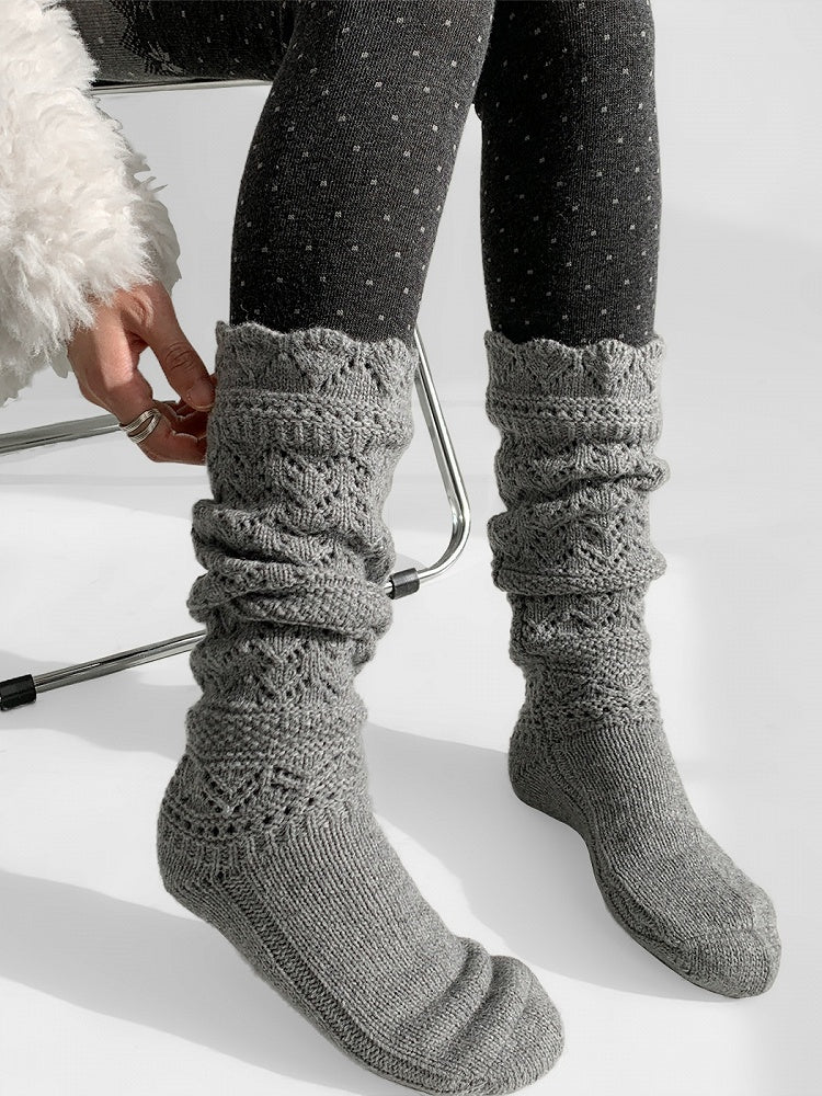 Cutout Knitted Socks Gray/White/Brown Calf Design