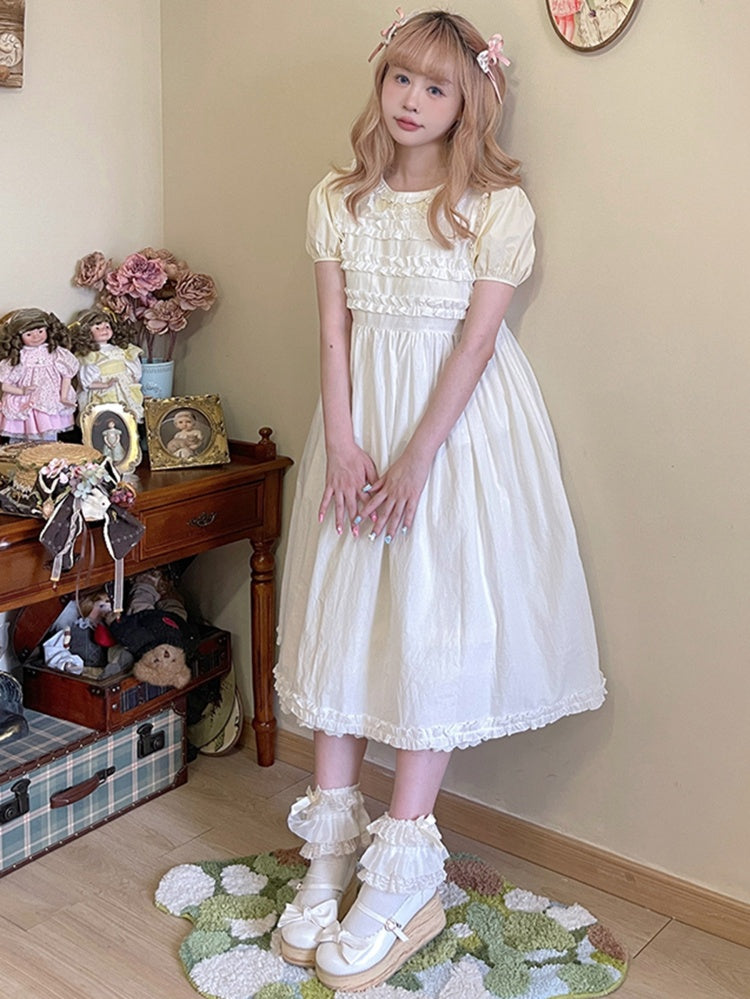 Weißes ärmelloses Kleid mit Volantsaum