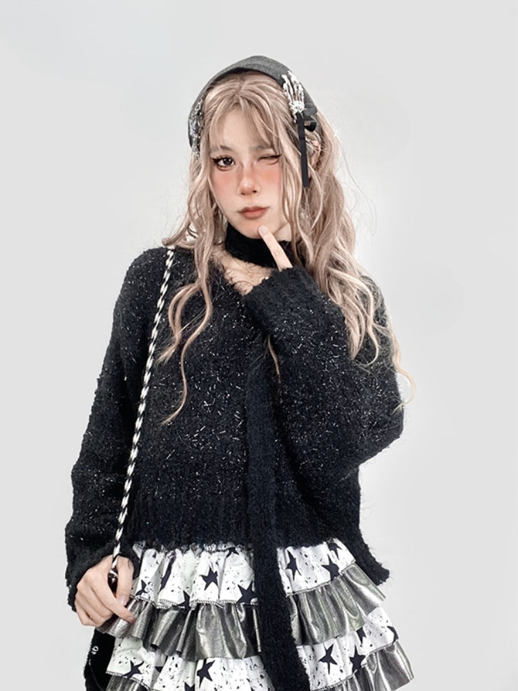 Schwarzer Strickpullover mit V-Ausschnitt und Schal