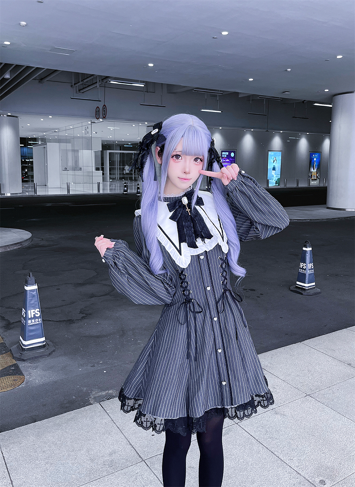 Vintage Black Striped Jirai Kei Dress with Pointed Flat Collar and Cross-Stitch Lace Trim