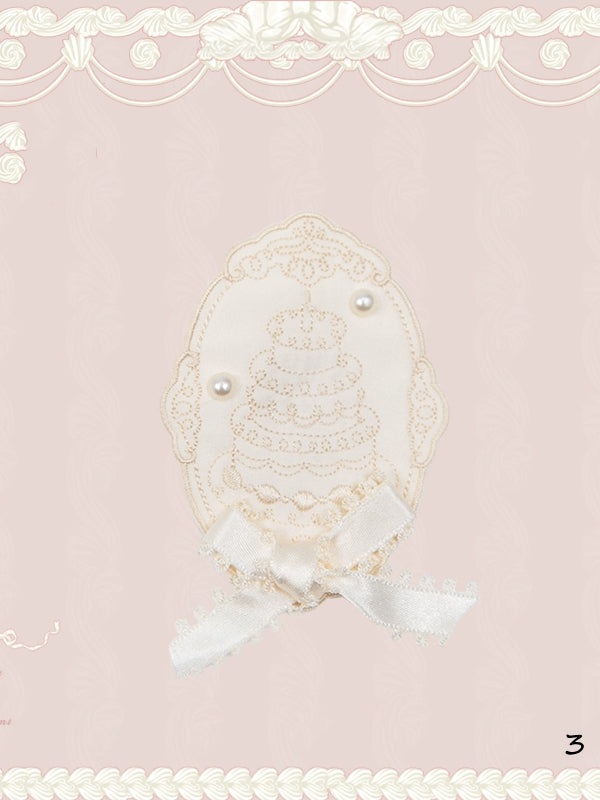 Broche brodée couleur crème