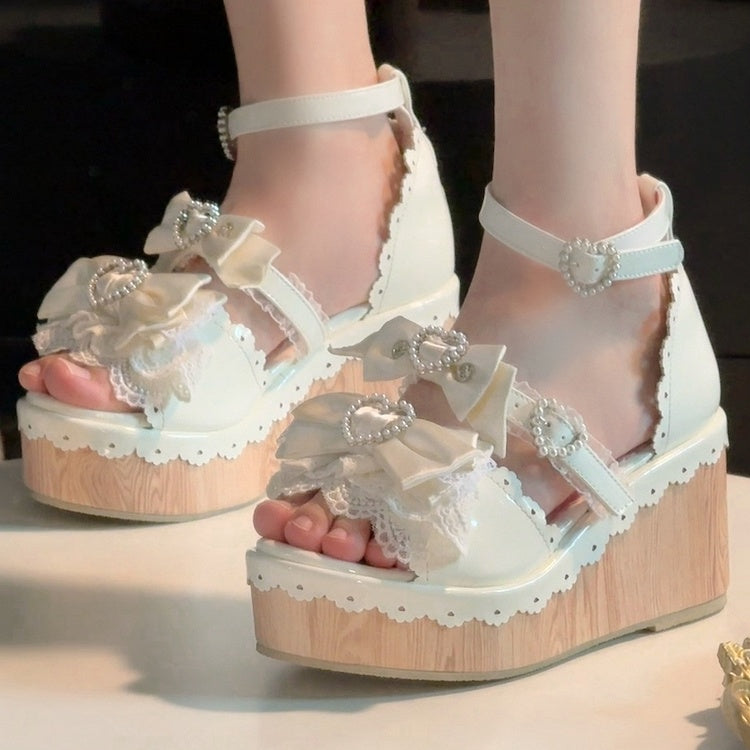 Sandalen - Lolita White Heart Plateau Perlenschnallen Old School