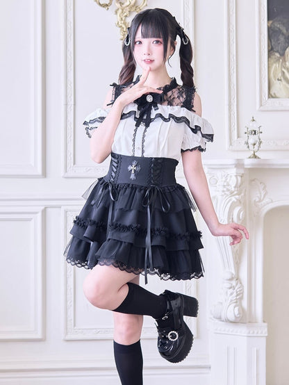 Jirai Kei Weiße Bluse Schwarzer Ausschnitt mit Schulteröffnung Illusion