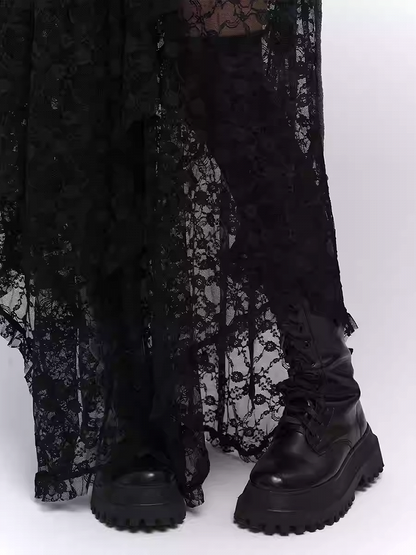 ブラックのセミシースルーフロアレングスアシンメトリーレーススカート