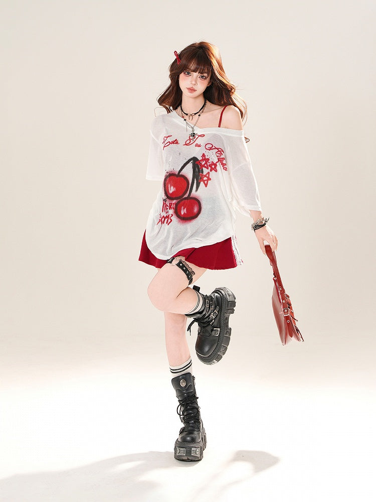 ホワイトのアシンメトリーネックライン、チェリープリントのセミシースルーカバーアップ