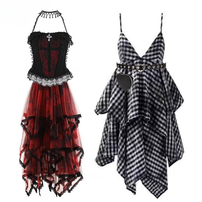 華やかなティアードクロストップ、チェック柄ディテール、ほろ苦いレッドスカート、ブラックタイセット、ドレスキャミソール