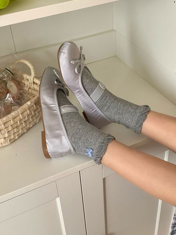 Details Rosa/Blau/Schwarz/Weiß/Gelb/Graue Wadensocken mit Rüschenbündchen und Schleife
