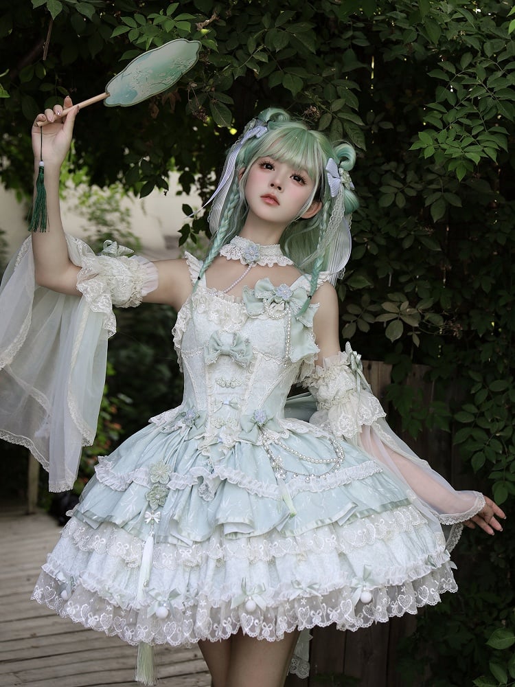 Grünes Lolita-Korsettkleid mit Schleifenakzenten, Ketten und Blumenperlen