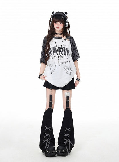 ホワイト ディストレスト ホールズ スターバックル グラフィック Tシャツ