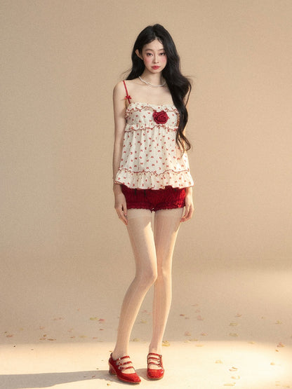 Aprikosenfarbenes Camisole mit Rüschen und rotem Schleifenmuster