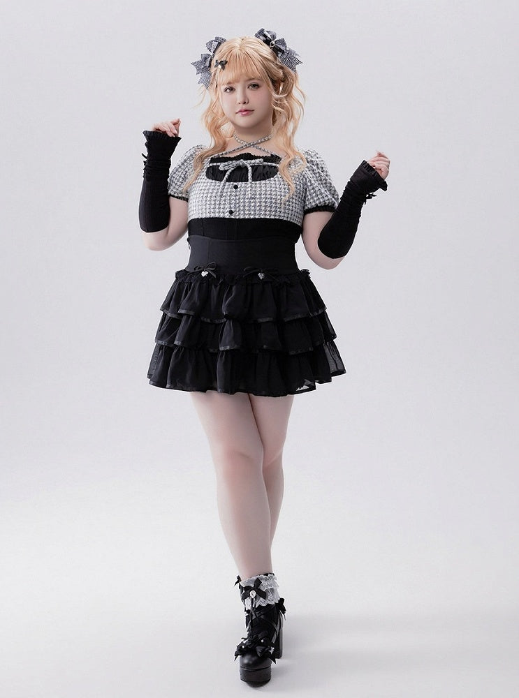 Black Jirai-Kei Ruffle Skirt with Built-In Shorts - Fluffy Heart