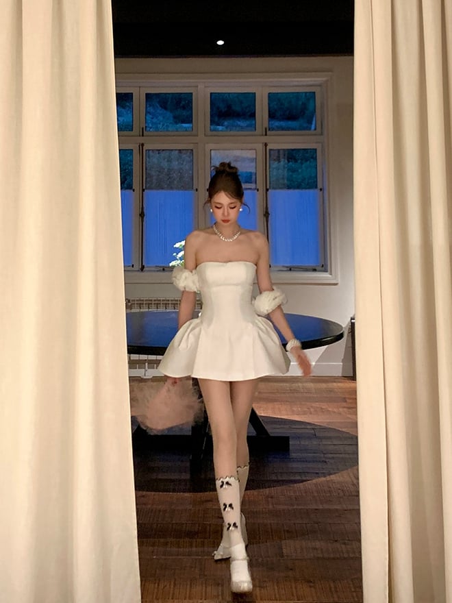 チャームディテールソックスカーフビーズホワイト/ブラック/グレーの蝶結び