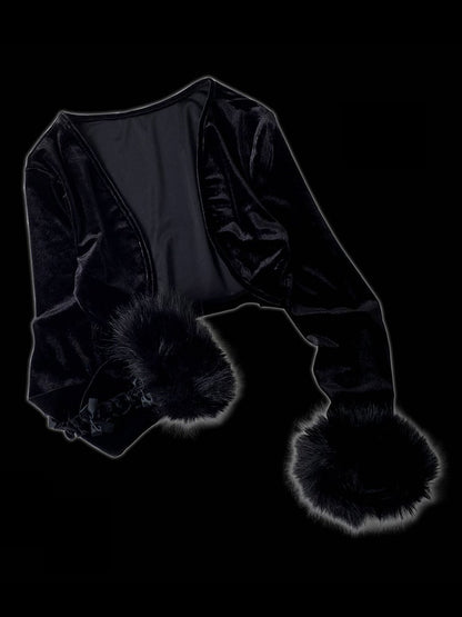 Schwarzes, flauschiges, langärmliges Crop-Top mit Bündchen