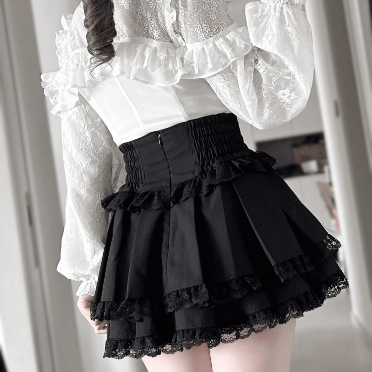 Tiered Design Detail Skirt Jirai and Layered Kei Black Lace Bow Trim with