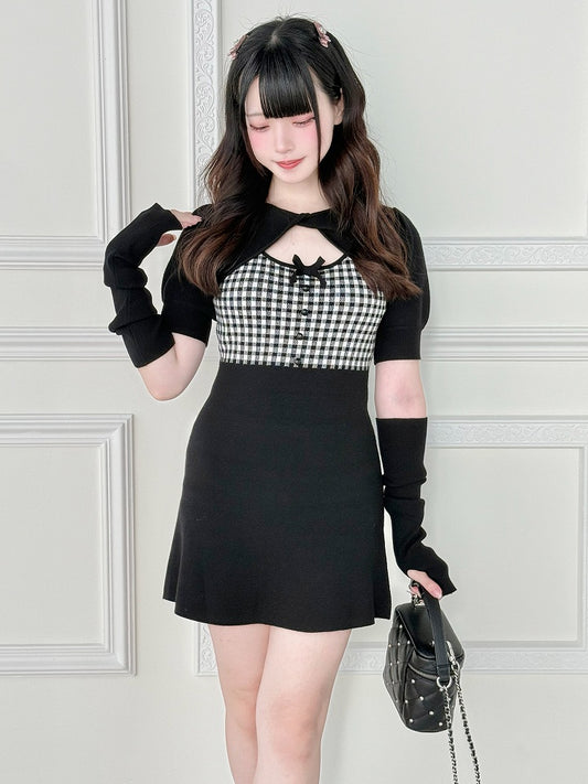 Halskleid mit Cut-Out-Detail und Twist-Kei-Karomuster, Schwarz, Jirai