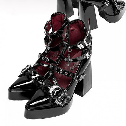 Gothic Polierte schwarze Kreuz-Herz-Schnallenriemen Nieten Plateau High Block Heels