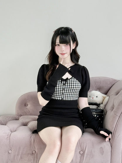 Halskleid mit Cut-Out-Detail und Twist-Kei-Karomuster, Schwarz, Jirai