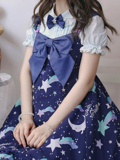 取り外し可能な袖が付いたブルーのショートパフスリーブブラウス