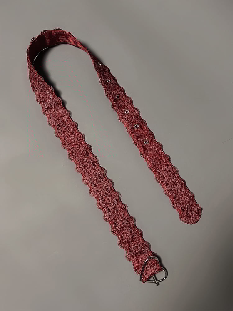 Herz Schwarzer Gürtel Weiße Schnalle / Rot