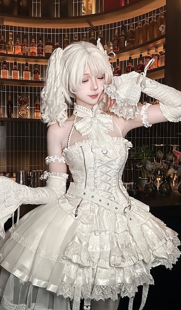 イリュージョンホワイトノースリーブビッグホルタートップボウネック