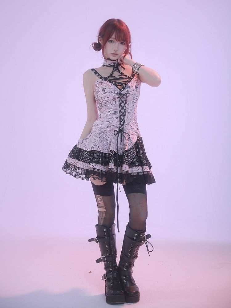 Ärmelloses Punkrock-Kleid mit Spitzenbesatz und rosa Aufdruck