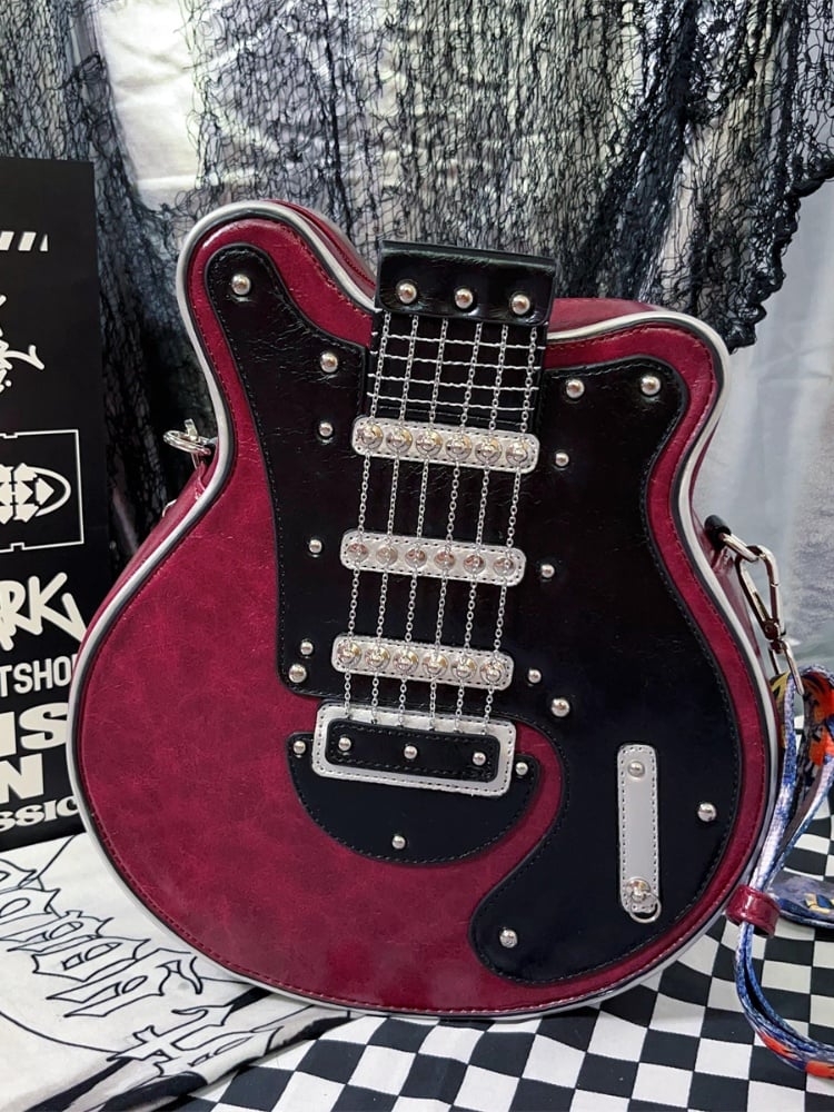 イエロー/レッド/ブラック＆ホワイトのギター型クロスボディバッグ