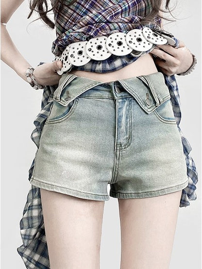 Blaue Y2K-Jeans-Shorts mit glamouröser Taille und Umschlag