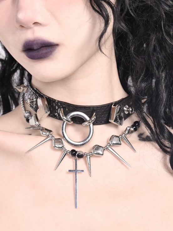 Black Dark Punk Snakeskin Cross Stud Pendant Heart Choker