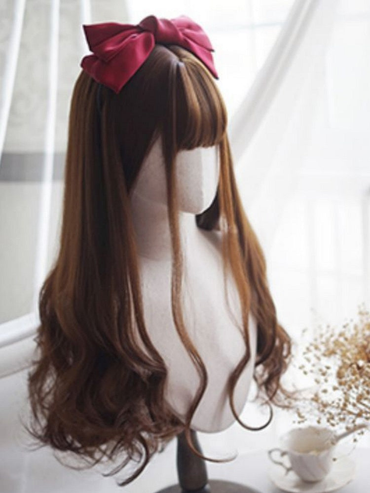 Karamellfarbene, lange, gewellte Perücke mit vollem Pony