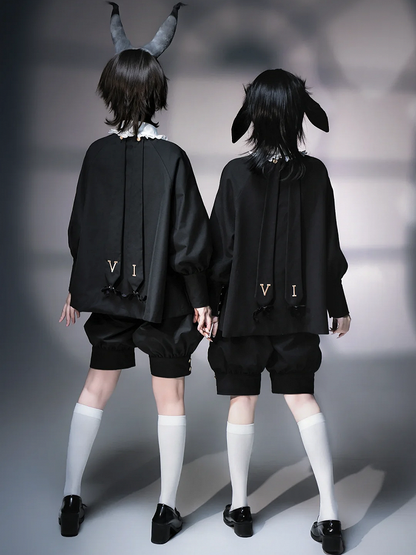 Schwarzes Ouji-Lolita-Outfit mit Hasenohren, Kragen hinten, langen Ärmeln, Oberteil und Knickerbocker-Shorts