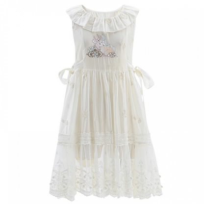 サイドにセルフタイのフォーン刺繍シフォンオーバードレスネックライン、ホワイトのセミシースルーフリルストラップ付き