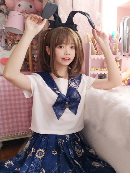 Dunkelblaues Matrosenkragen-Oberteil mit Himmelskugel-Print und weißem JK-Uniform-Oberteil