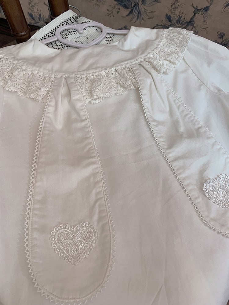 Sleeves with Lace Bunny Ears Blouse White Ruffled Long