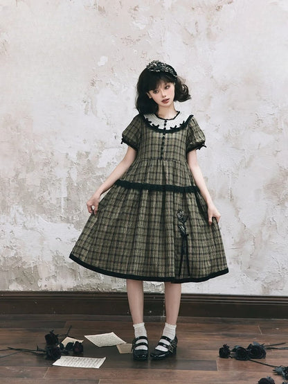 Klassische Stickerei Grün mit Ärmeln und Rose Eleganter Besatz Kurzes kariertes Lolita Schwarzes Kleid