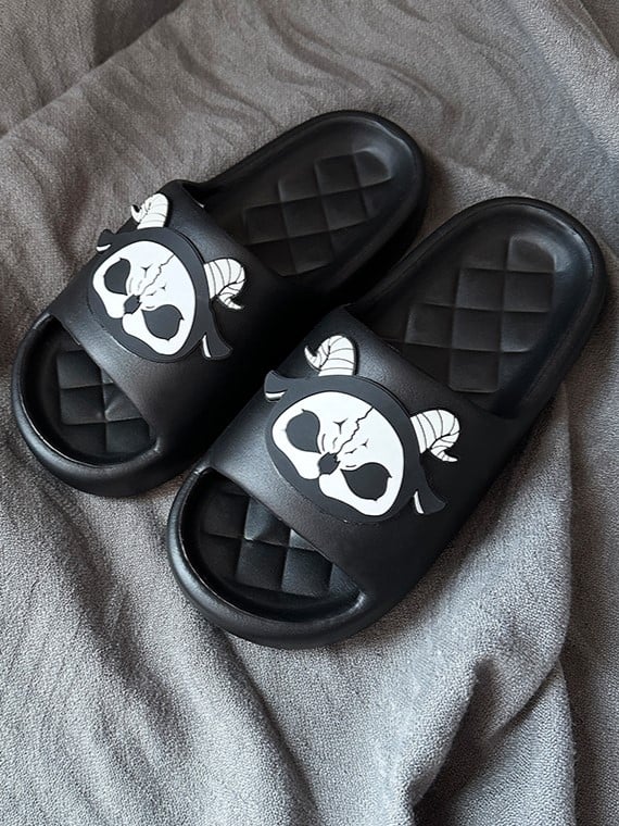 Hausschuhe Reaper Grim Gothic Schwarz Applikation Weiß und Sommer