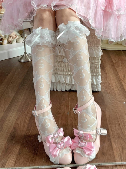 Süßes Muster, weiße Schleifen, Stulpen, Lolita-Strümpfe unter dem Knie/über dem Knie und Mondspitze