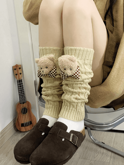 ミルクホワイト Y2K ニットレッグウォーマー（クマのぬいぐるみ付き）