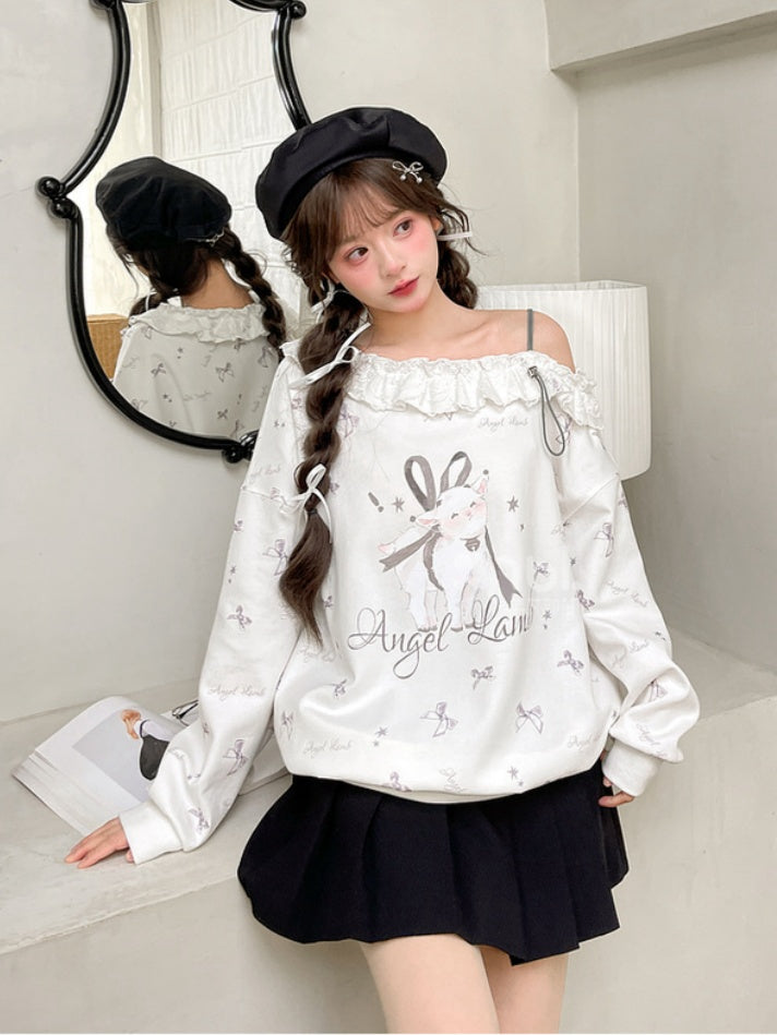 フリル付きアシンメトリーラム＆リボンプリントのホワイトネックラインスウェットシャツ