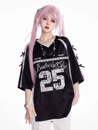 Patches Kontrast Spitze T-Shirt Applikation V-Ausschnitt Satin Schwarz/Silber Nummer