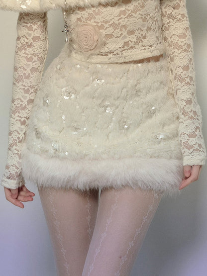 Aprikosenfarbener Plüsch-Minirock mit Paillettendetail