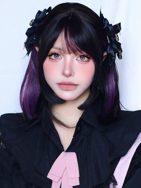長さ56cmの紫色のウィッグ、前髪あり、黒のストレートエアハイライト