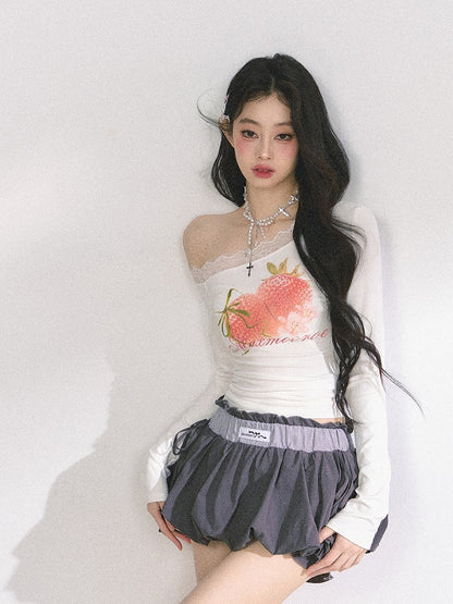 ホワイト アシンメトリーネックライン ストロベリープリント トップス