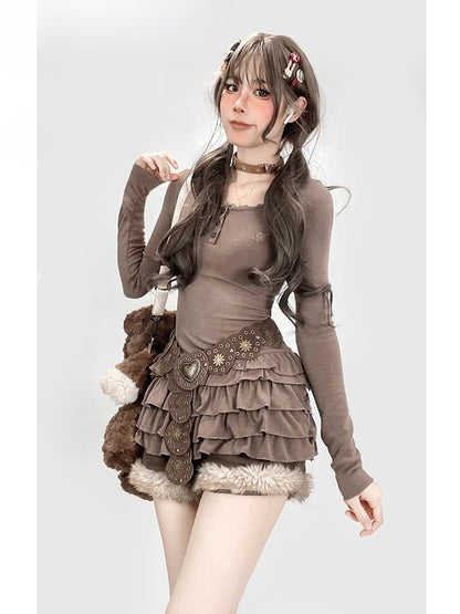 Glamouröses, schmal geschnittenes Mini-Stufenkleid im Vintage-Stil mit Rundhalsausschnitt und Spitzenbesatz in Braun