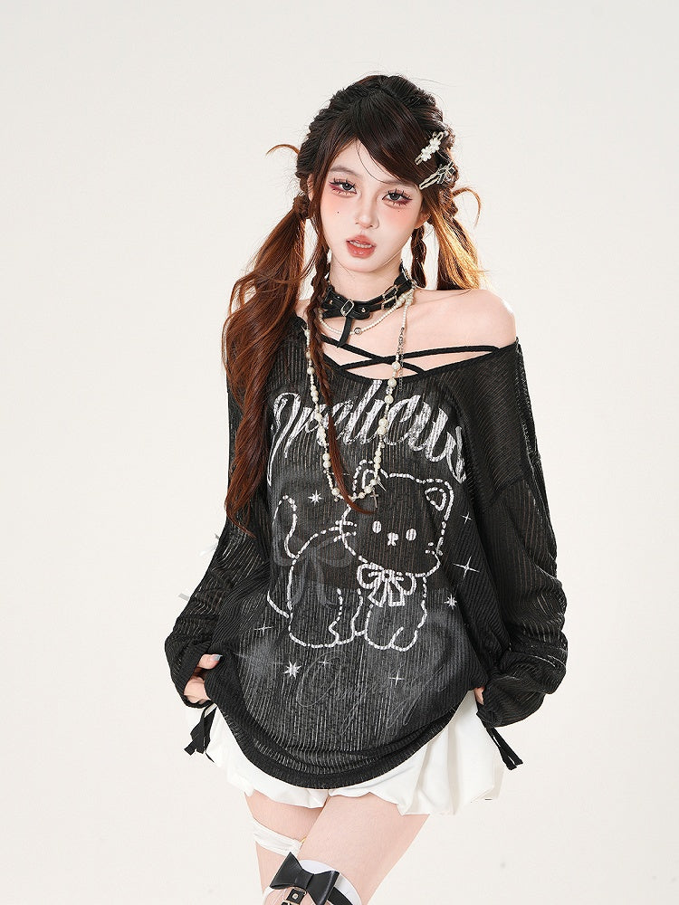 ブラック/ホワイト カバーアップ アシンメトリーネックライン キティプリント セミシアー