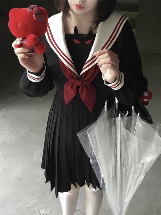 Schwarzer kleiner Teufel, Matrosenkragen, Faltenrock, JK-Uniformkleid