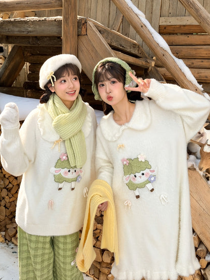 Süßes weißes Strickkleid mit Peter-Pan-Kragen und Lamm-Applikation