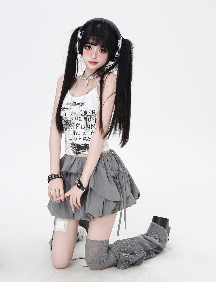 Cami-Top mit schmaler Passform und Graffiti-Print in Schwarz/Weiß